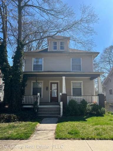 Main picture of 205 Leslie St