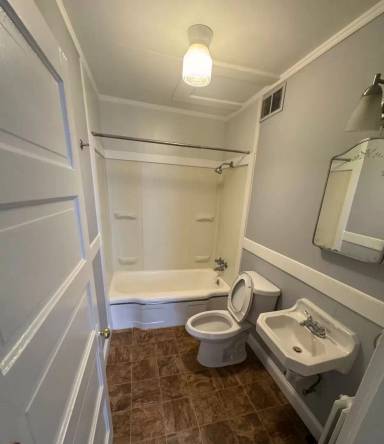 Main picture of 2929 N Calvert St