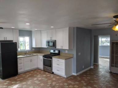 Main picture of 809 Carey Rd