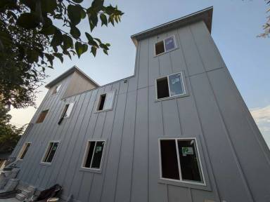 Main picture of 541 W Taylor Ave