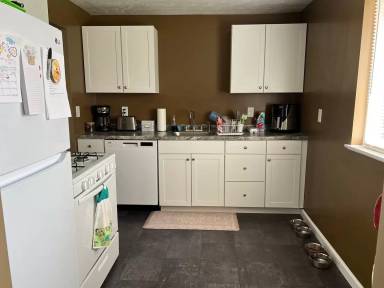 Main picture of 204 Holly Hill Dr