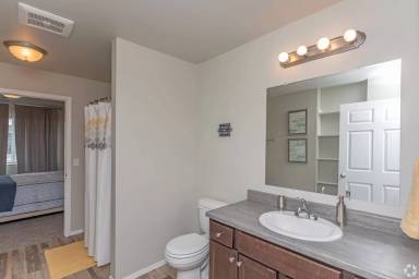 Main picture of 516 E Clearwater Pl