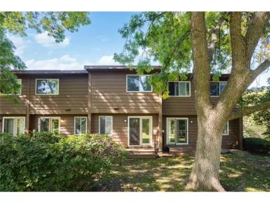 Main picture of 2428 Crestwood Dr