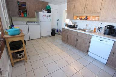 Main picture of 10 Mapleton St