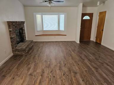 Main picture of 1748 E Beech Ave
