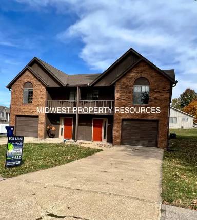 Main picture of 24 NW Lakeview Blvd