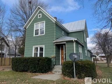 Main picture of 615 Mill St