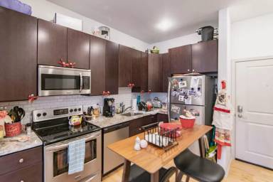 Main picture of 427 Monroe St