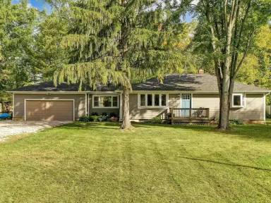 Main picture of 4675 E Johnstown Rd