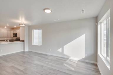 Main picture of 11051 W Crestwater Ln
