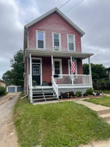 Main picture of 2524 Broadway St