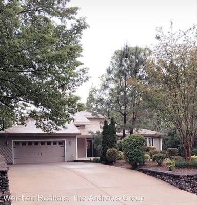 Main picture of 893 Stirrup Dr
