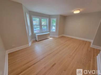 Main picture of 6422 N Richmond St