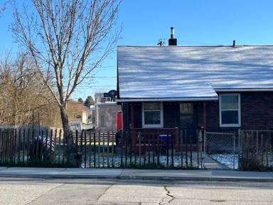 Main picture of 22 W Pacific St