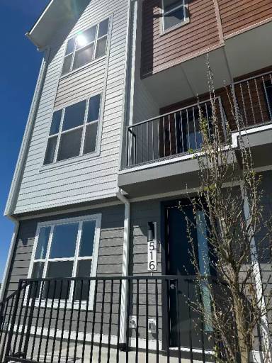 Main picture of 516 Proximity Cir