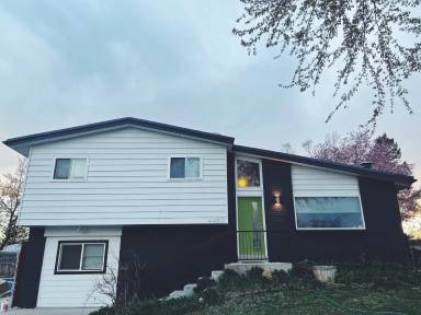 Main picture of 4483 S Tennyson St