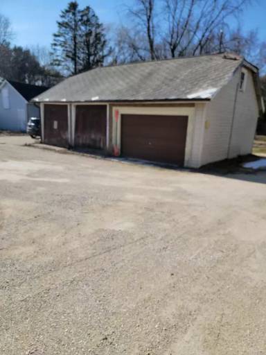 Main picture of W3961 State Road 32