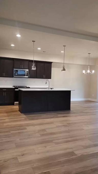 Main picture of 2731 NE Samson Ave