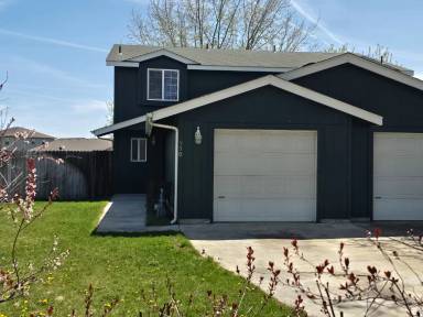 Main picture of 538 NE Negus Loop