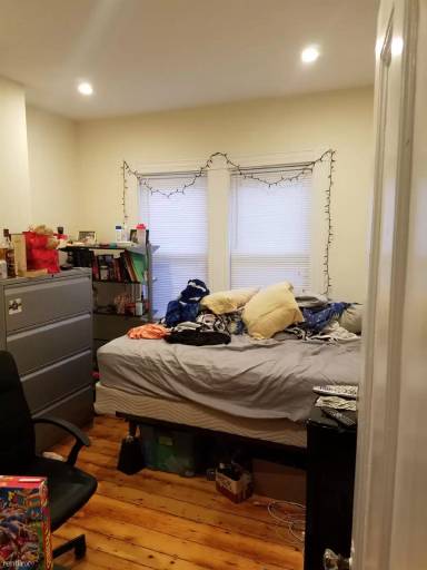 Main picture of 322 1/2 Western Ave