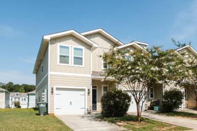 Main picture of Villas at St. Charles