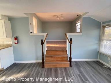 Main picture of 140 Main St