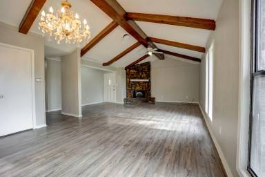 Main picture of 2708 Roxbury Ln