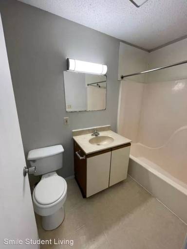 Main picture of 105 N Busey Ave