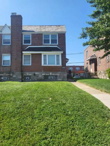 Main picture of 1139 E Upsal St