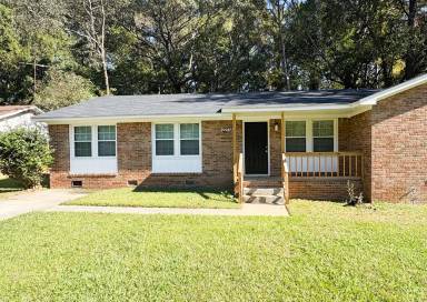 Main picture of 2217 Apple Valley Rd