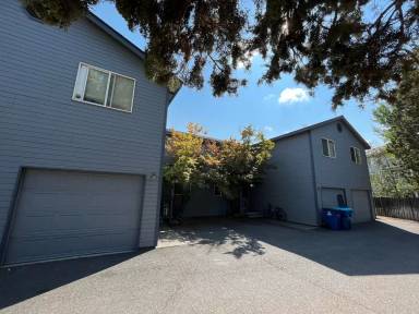 Main picture of 1453 NE Tucson Way