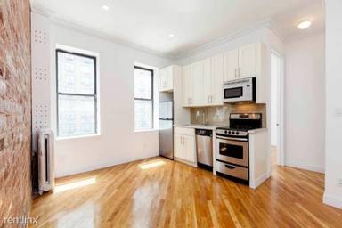 Main picture of 230 E 27th St