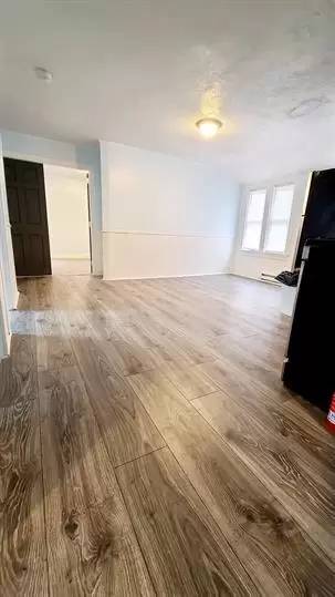 Main picture of 35 Robinson St