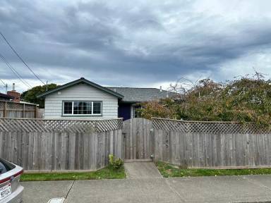 Main picture of 3145 Oregon St