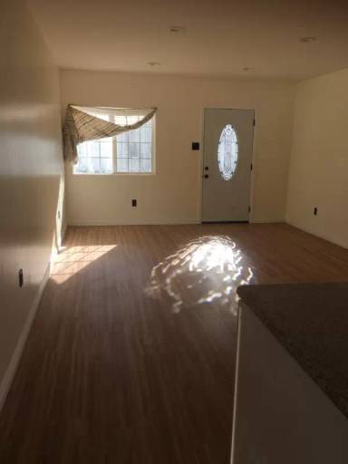 Main picture of 10837 1/2 Woodward Ave