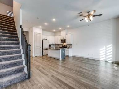 Main picture of 8126 Foraker St