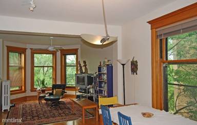 Main picture of 3037 W Logan Blvd
