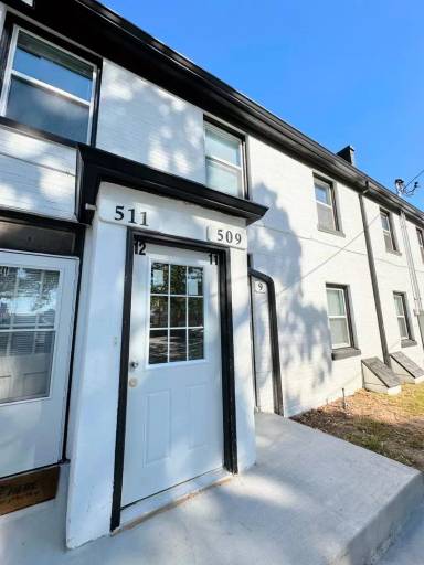 Main picture of 3806 Washington St