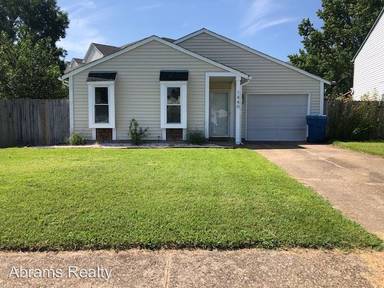 Main picture of 1440 Woodbridge Trl