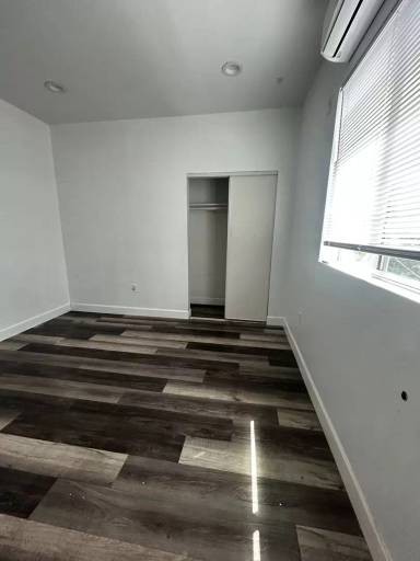 Main picture of 1565 W 36th St
