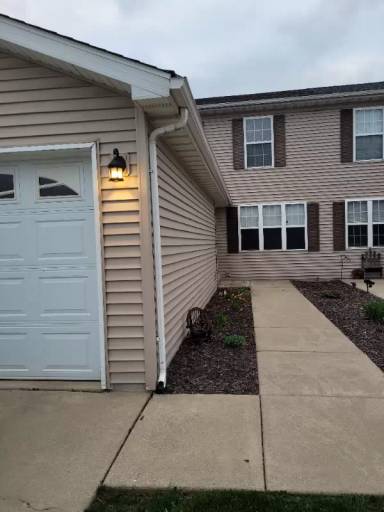 Main picture of 684 Dearborn Rd