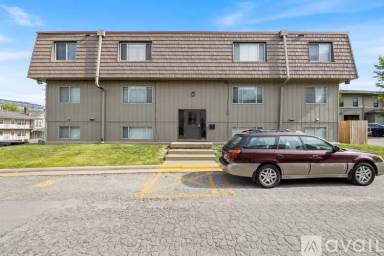 Main picture of 612 S Van Buren St