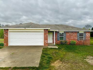 Main picture of 1912 Lynn Ln