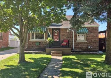 Main picture of 17850 Bayne St