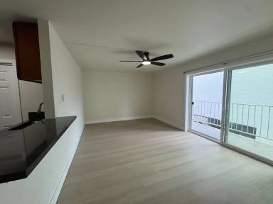 Main picture of 2873 S King St