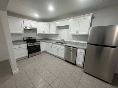 Main picture of 316 E 7th St