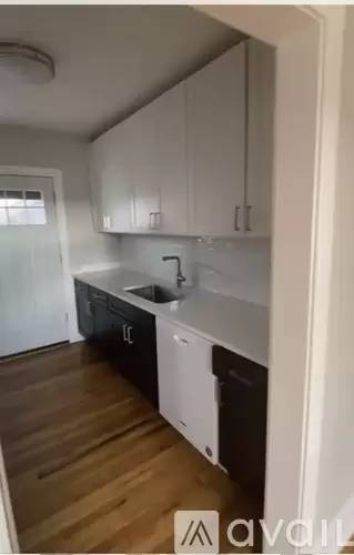 Main picture of 5600 W Leland Ave