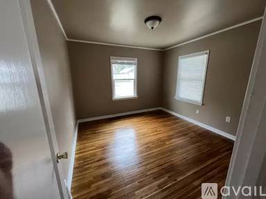 Main picture of 703 W Linden Ave