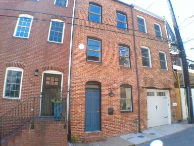 Main picture of 104 S Chapel St