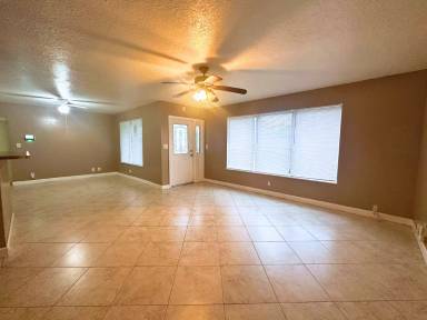 Main picture of 4601 NW 3rd Ave